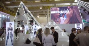 stand da labellamafia com painel de led da p1led