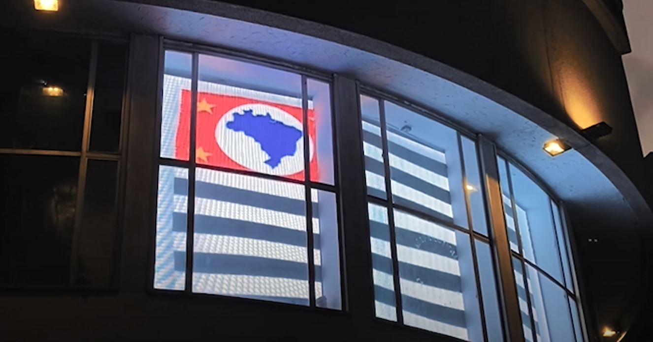 Painel de LED Outdoor no Terraço Itália