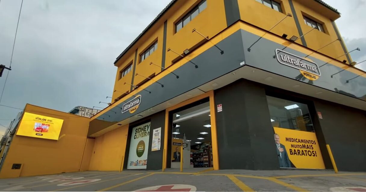 Painel de LED Outdoor na Ultrafarma