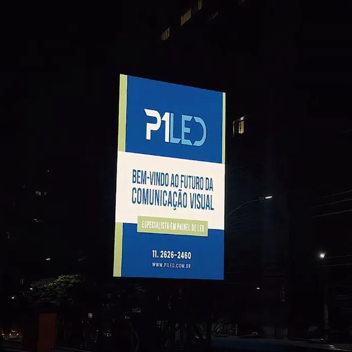 Painel visível da avenida em Juiz de Fora