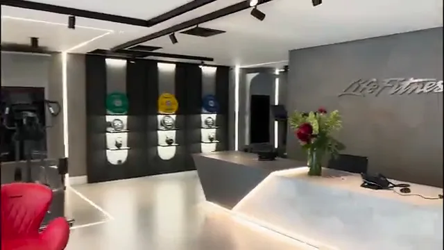 Recepção do showroom da Life Fitness